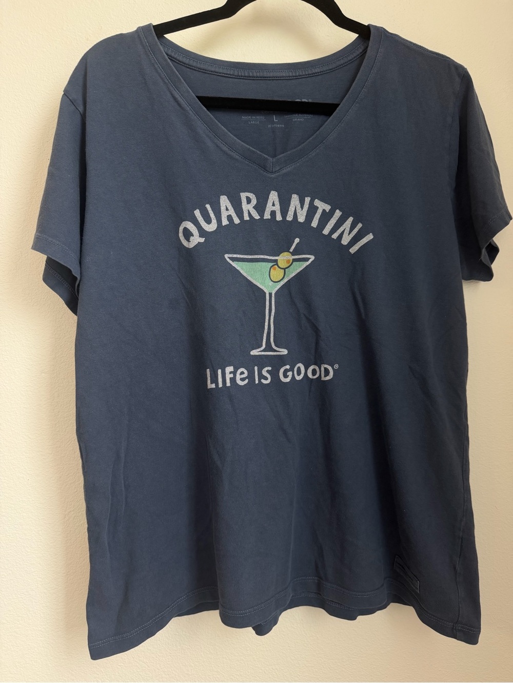 Life Is Good Women's Quarantini V-Neck Tee - Blue with Green Accent